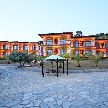 Ta 2 Pefka - Petros Italos Neos Marmaras Exterior foto