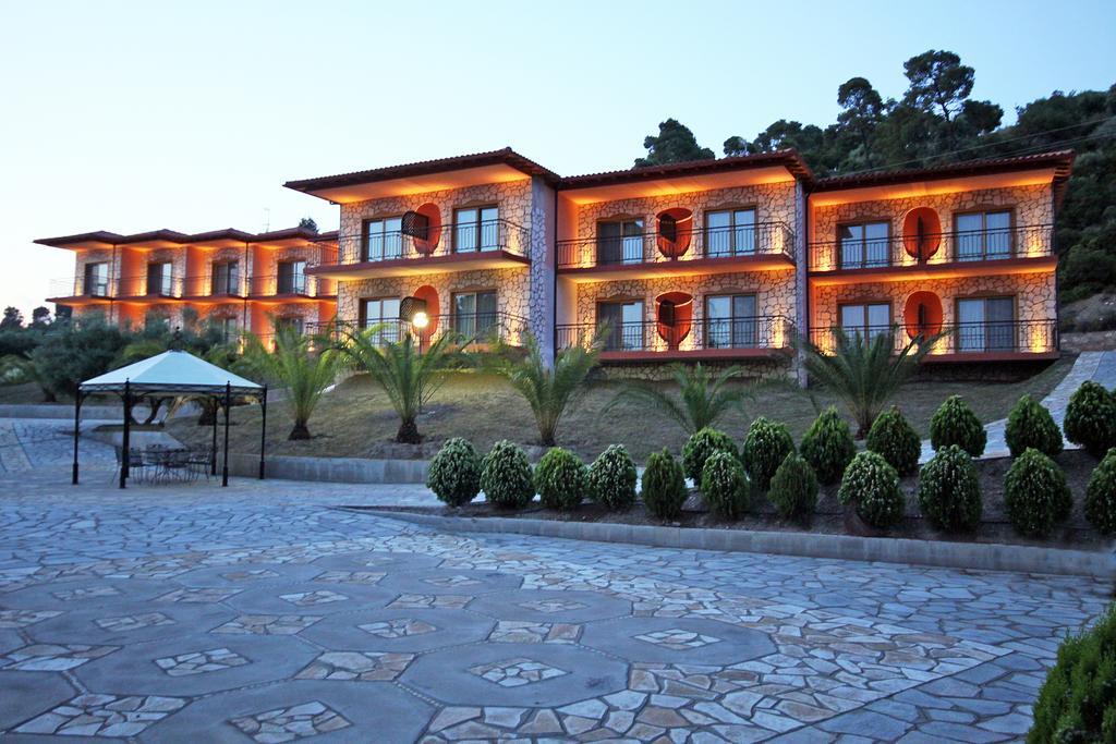 Ta 2 Pefka - Petros Italos Neos Marmaras Exterior foto