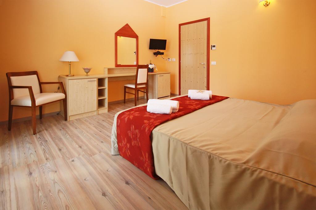 Ta 2 Pefka - Petros Italos Neos Marmaras Habitación foto